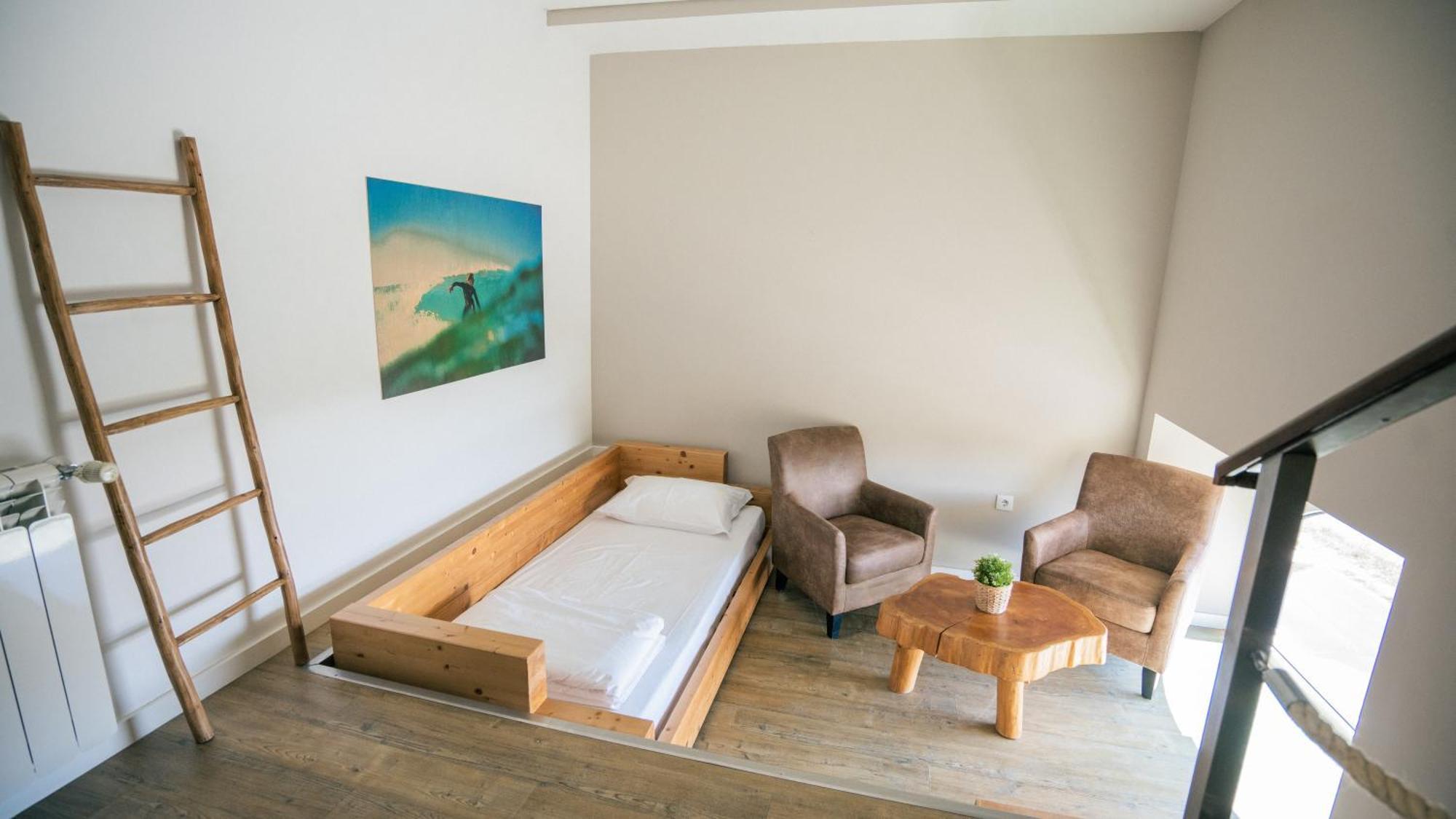 Lapoint Surf Camp Ericeira Hostel Exterior foto