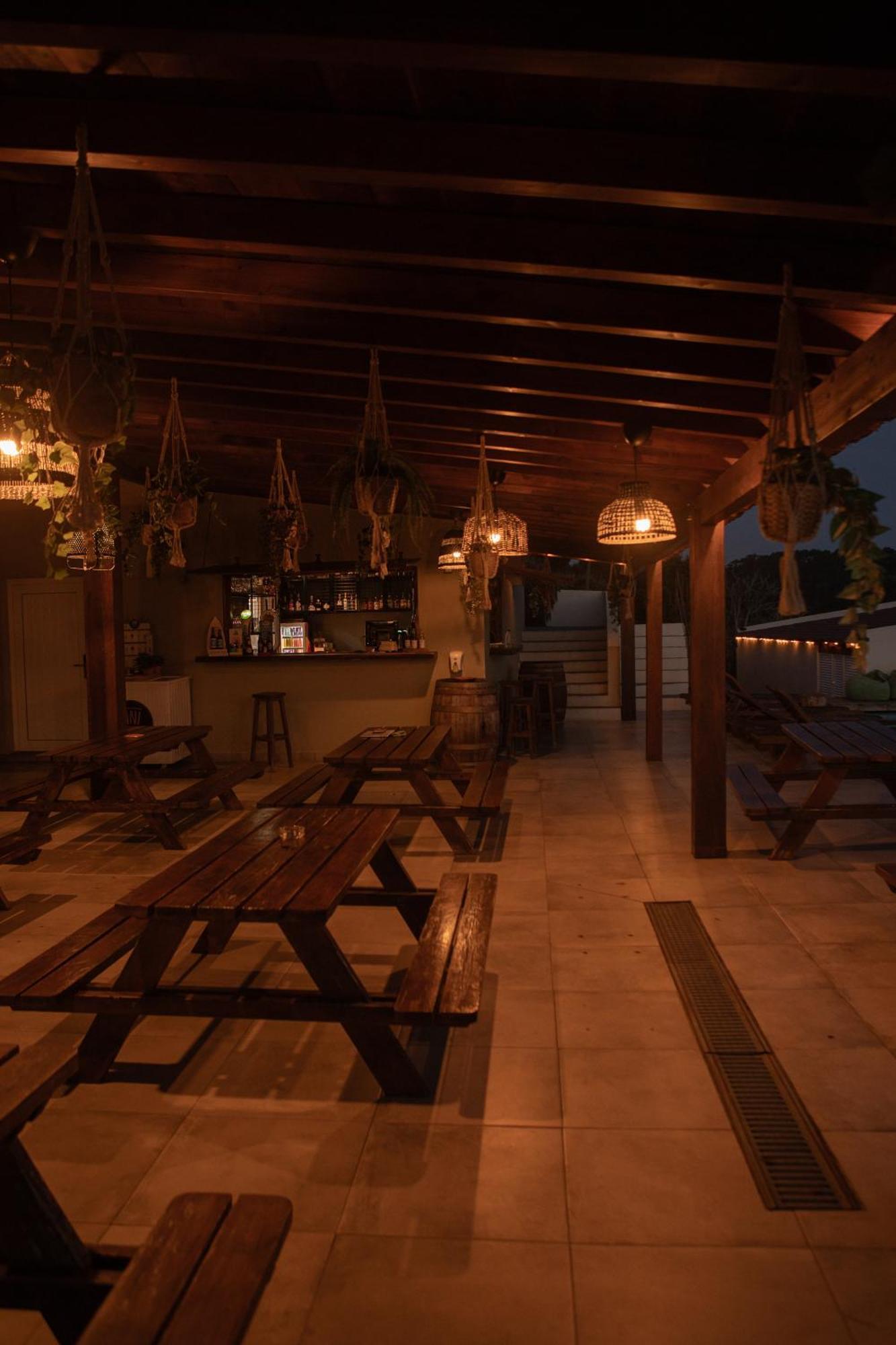 Lapoint Surf Camp Ericeira Hostel Exterior foto