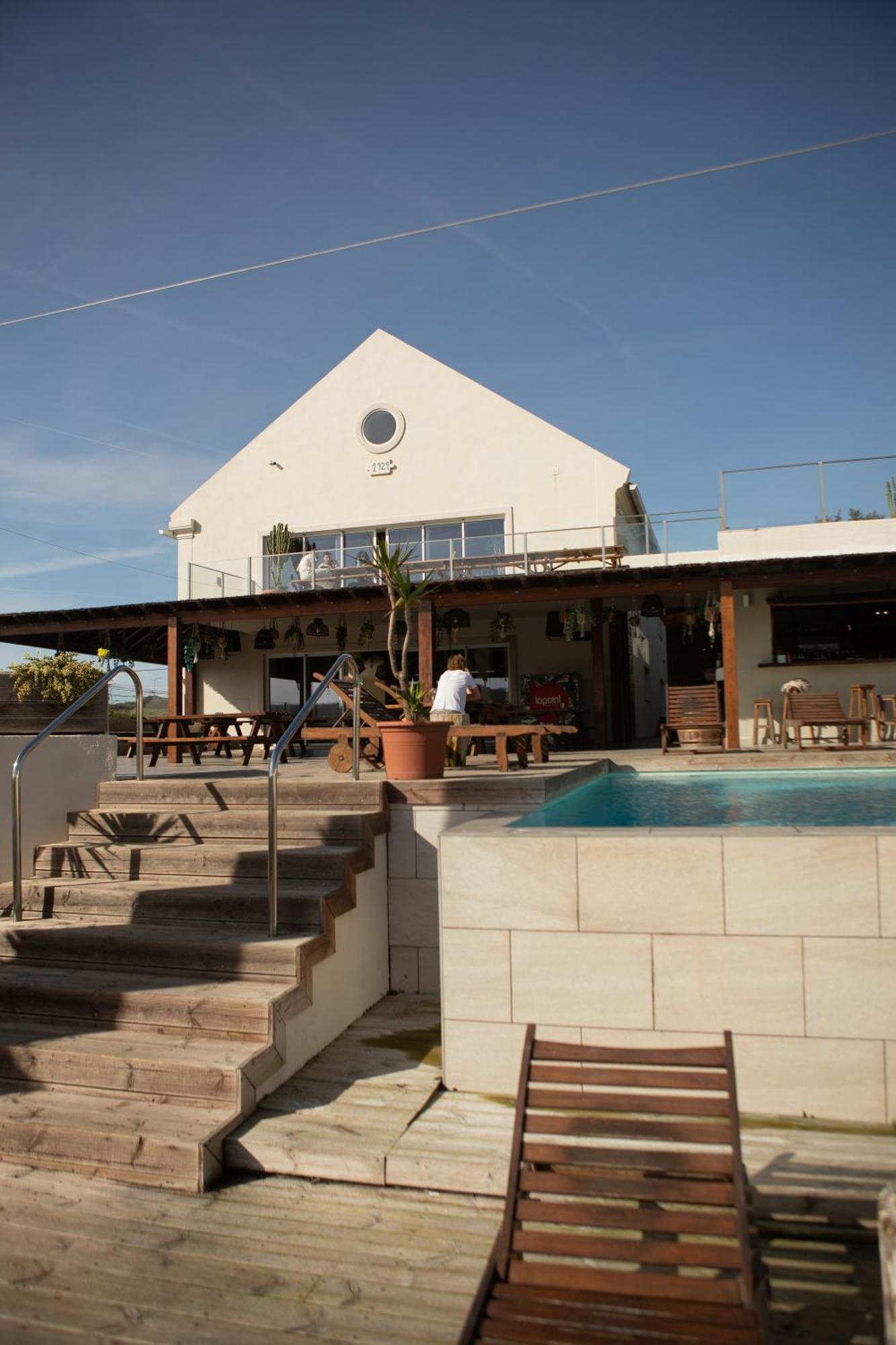 Lapoint Surf Camp Ericeira Hostel Exterior foto