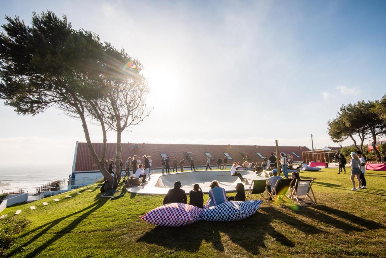 Lapoint Surf Camp Ericeira Hostel Exterior foto